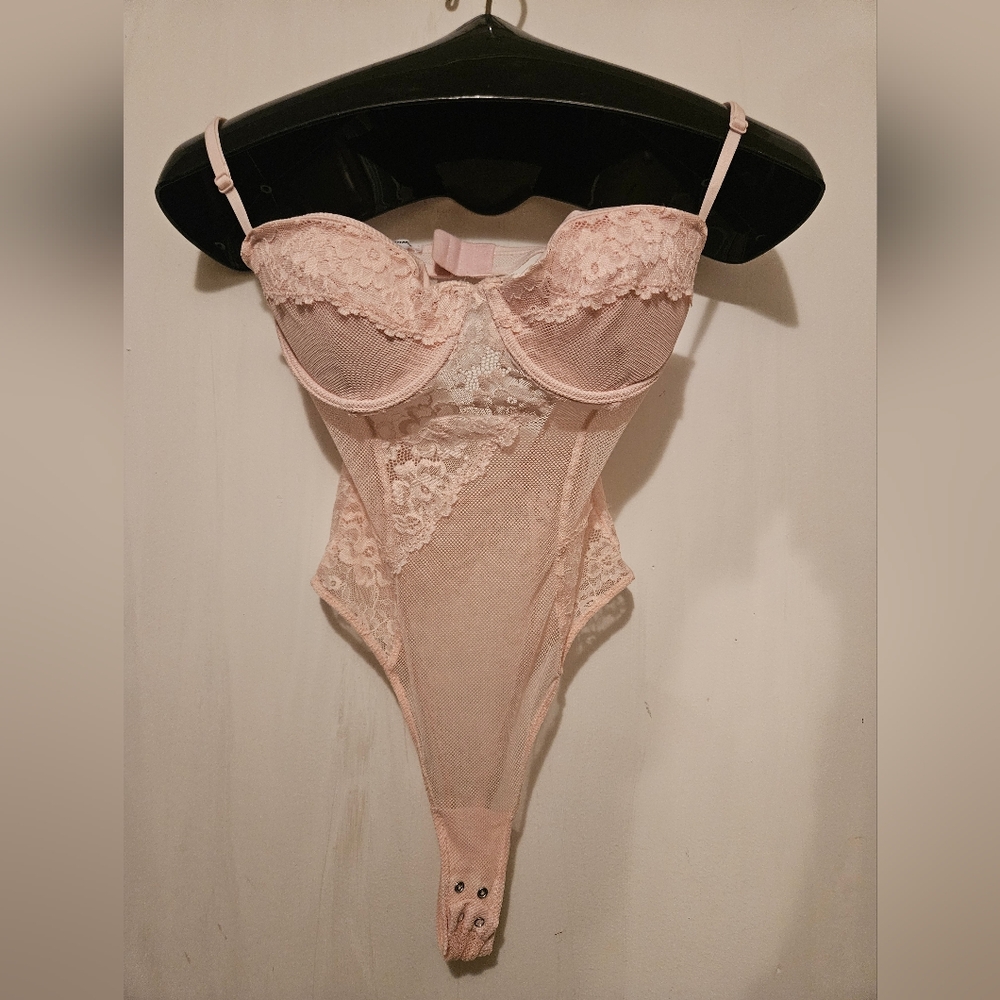 NWOT Ladies Medium Sexy Pink Bodysuit